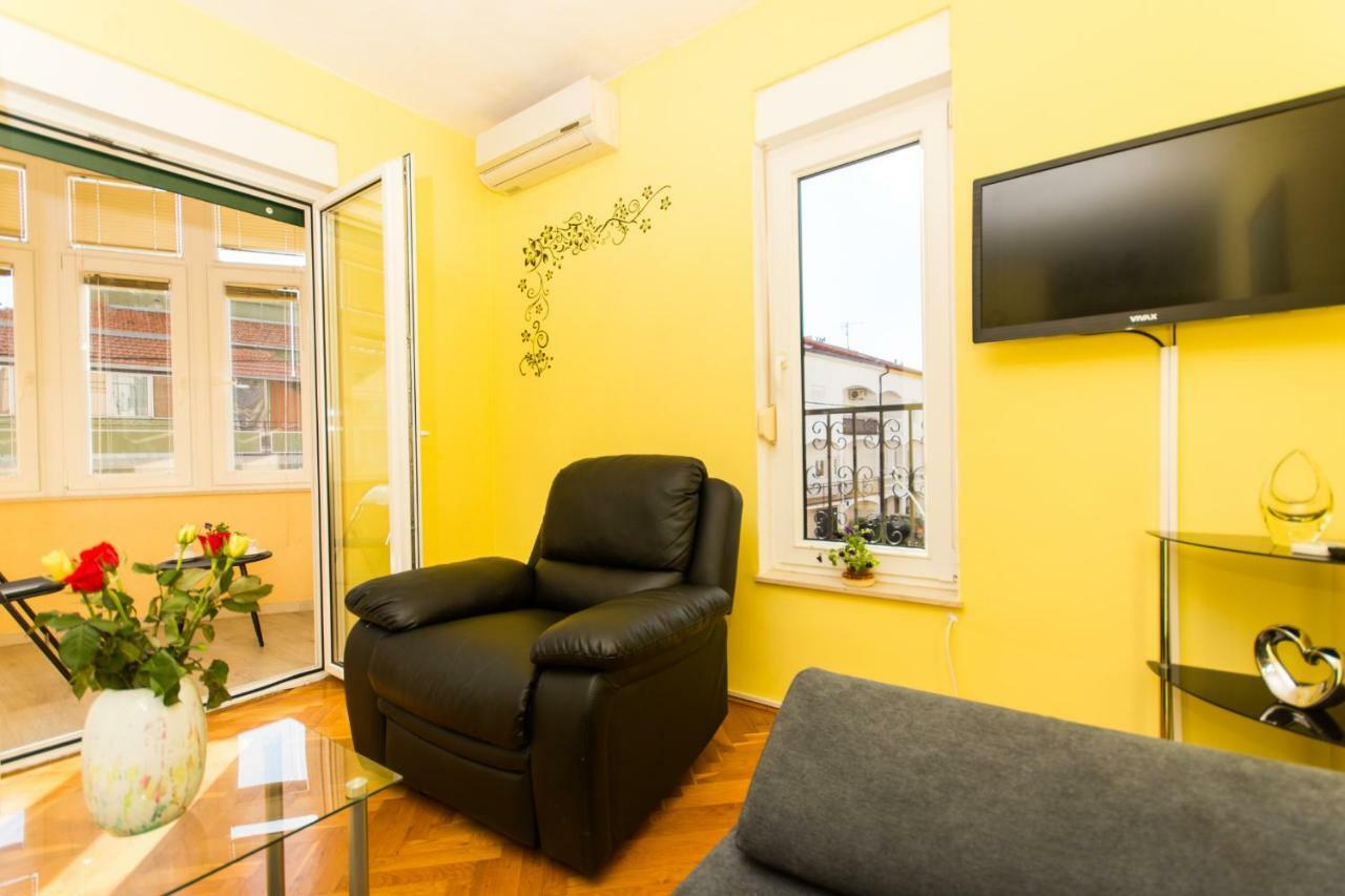 Apartman Ruza Apartment โตรกีร์ ภายนอก รูปภาพ
