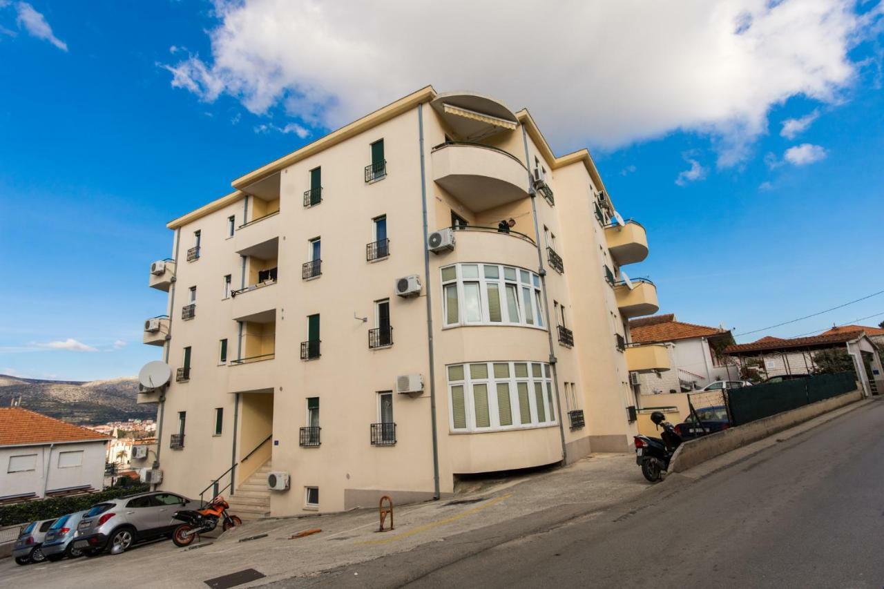 Apartman Ruza Apartment โตรกีร์ ภายนอก รูปภาพ
