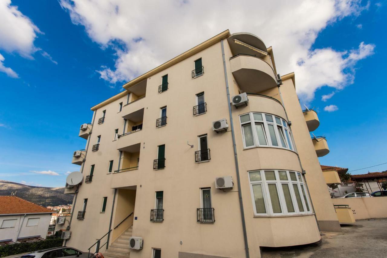 Apartman Ruza Apartment โตรกีร์ ภายนอก รูปภาพ