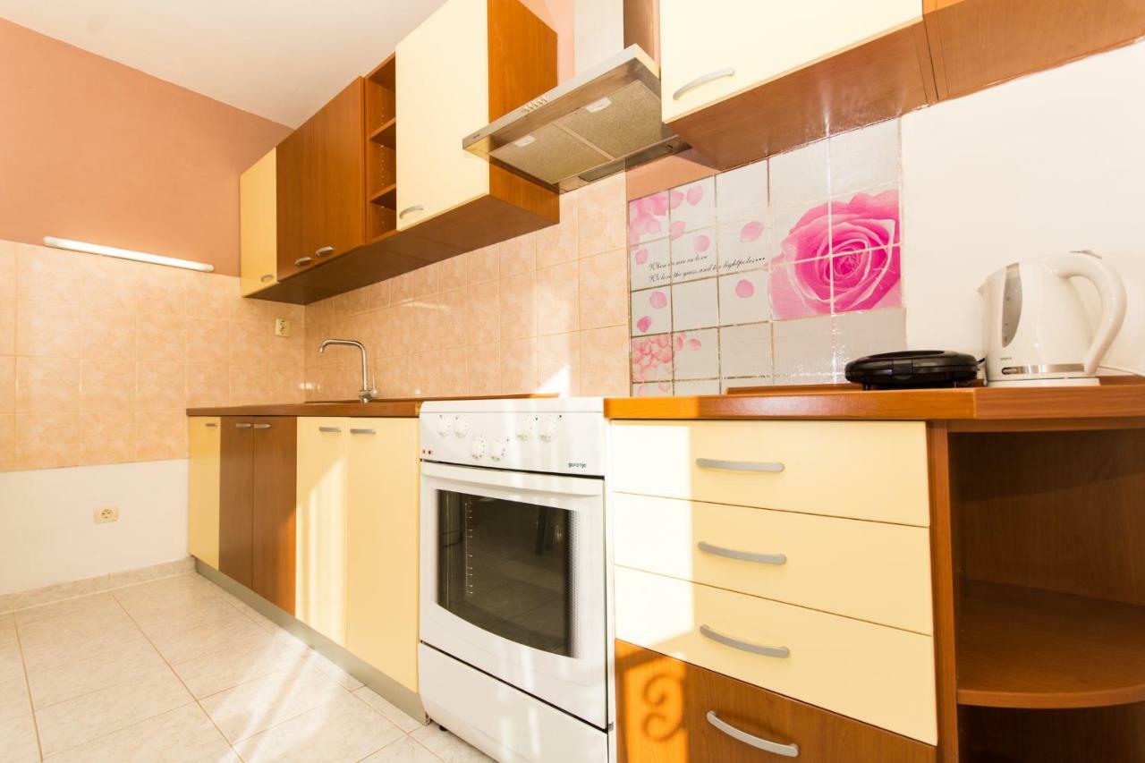 Apartman Ruza Apartment โตรกีร์ ภายนอก รูปภาพ
