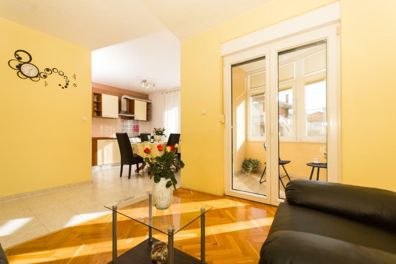 Apartman Ruza Apartment โตรกีร์ ภายนอก รูปภาพ