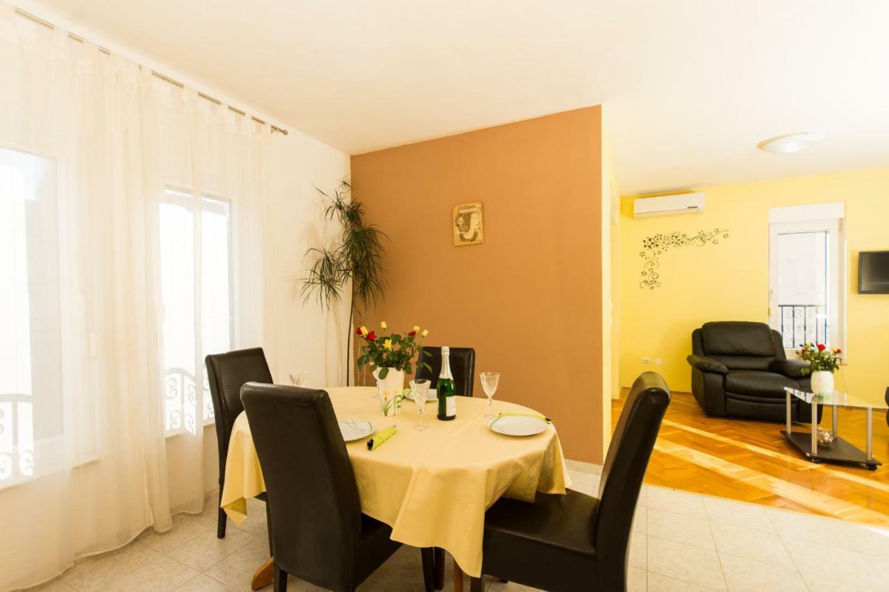 Apartman Ruza Apartment โตรกีร์ ภายนอก รูปภาพ